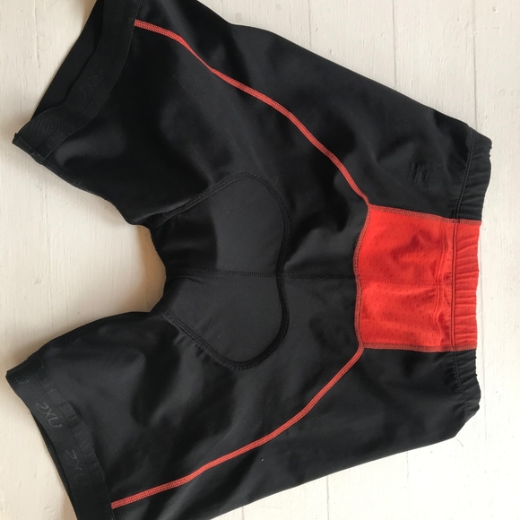 Pair of used 2XU cycling shorts - Picture 2 of 5